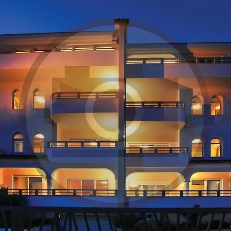 شقة 2 Bedroom Beautiful Apartment In Okrug Gornji